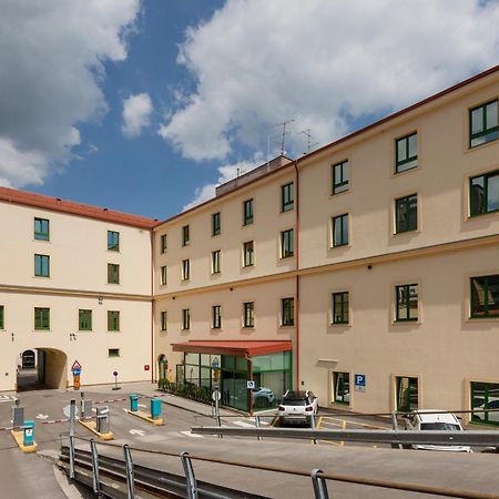 זאגרב Hotel Park 45 מראה חיצוני תמונה